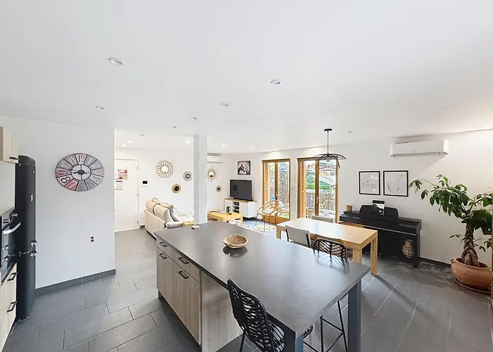 6 Personnes Avec Garage Апартаменты *